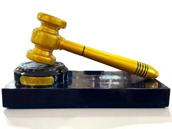 "Hansons Golden Gavel"